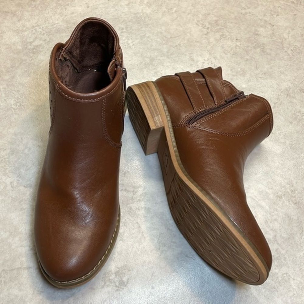 Rocket Dog women’s brown ankle booties. Size 7.